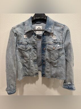 Hollister Light Blue Distressed Cropped Denim Jacket Size M